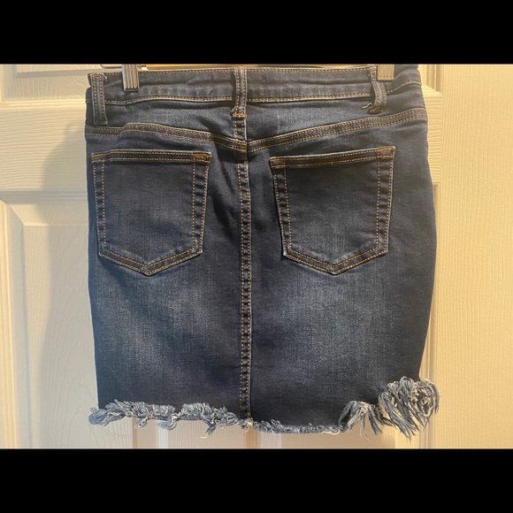 Fashion Nova distressed denim mini skirt - Picture 6 of 7